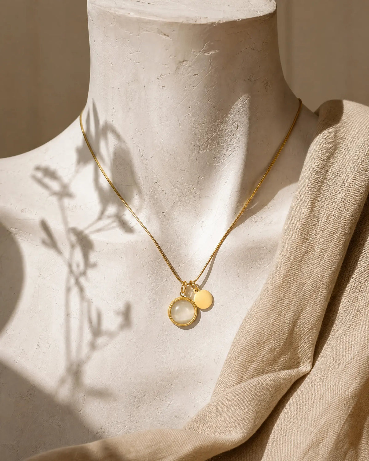 Cat's Eye Round Plaque Necklace