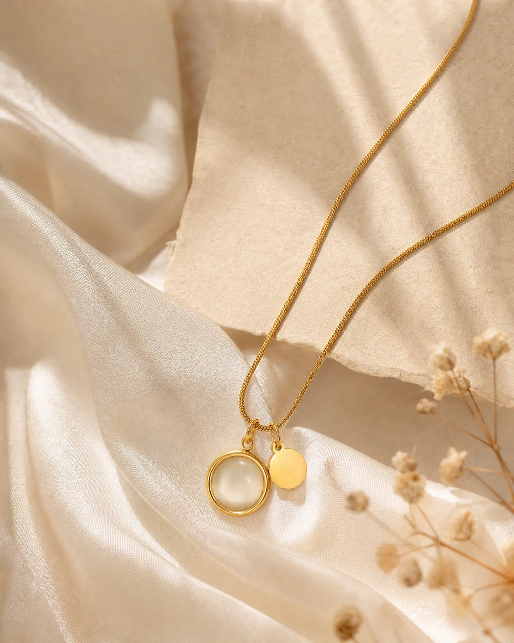 Cat's Eye Round Plaque Necklace