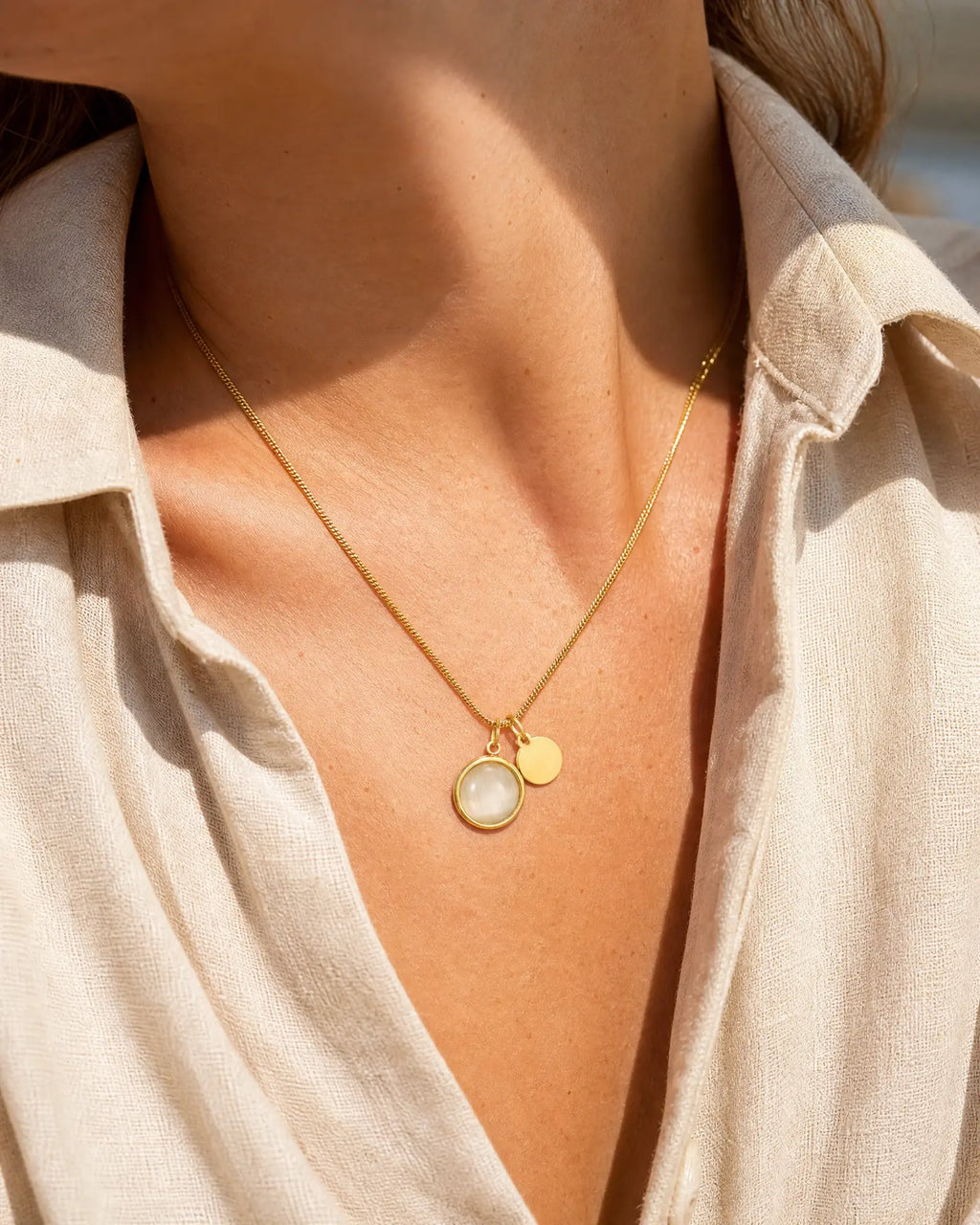 Cat's Eye Round Plaque Necklace