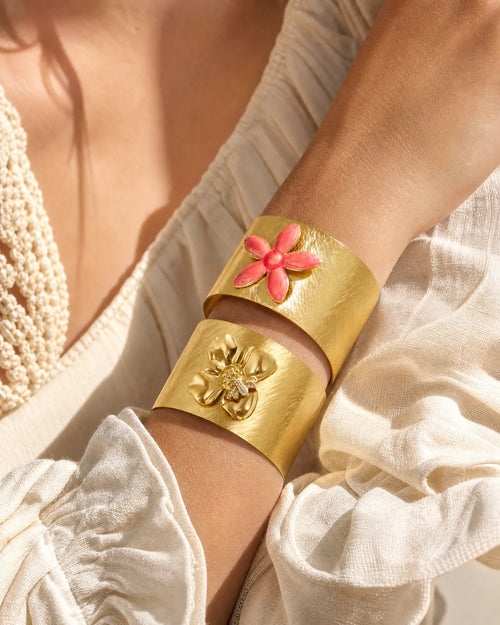 Bee Zirconia Flower Wide Face Bracelet