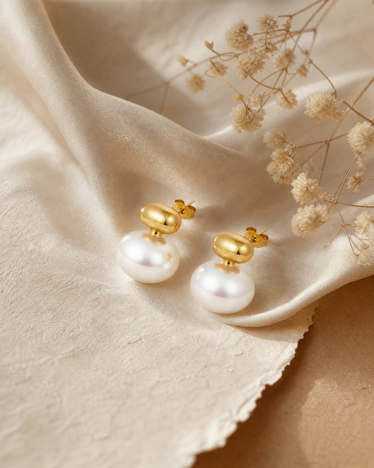 Bean Drop Pearl Studs