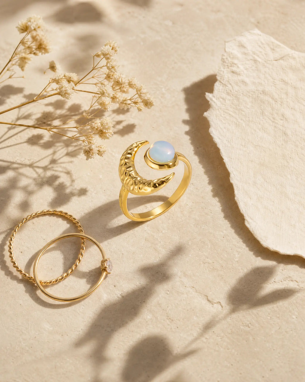 Hammered Lunar Bypass Ring | Pearl