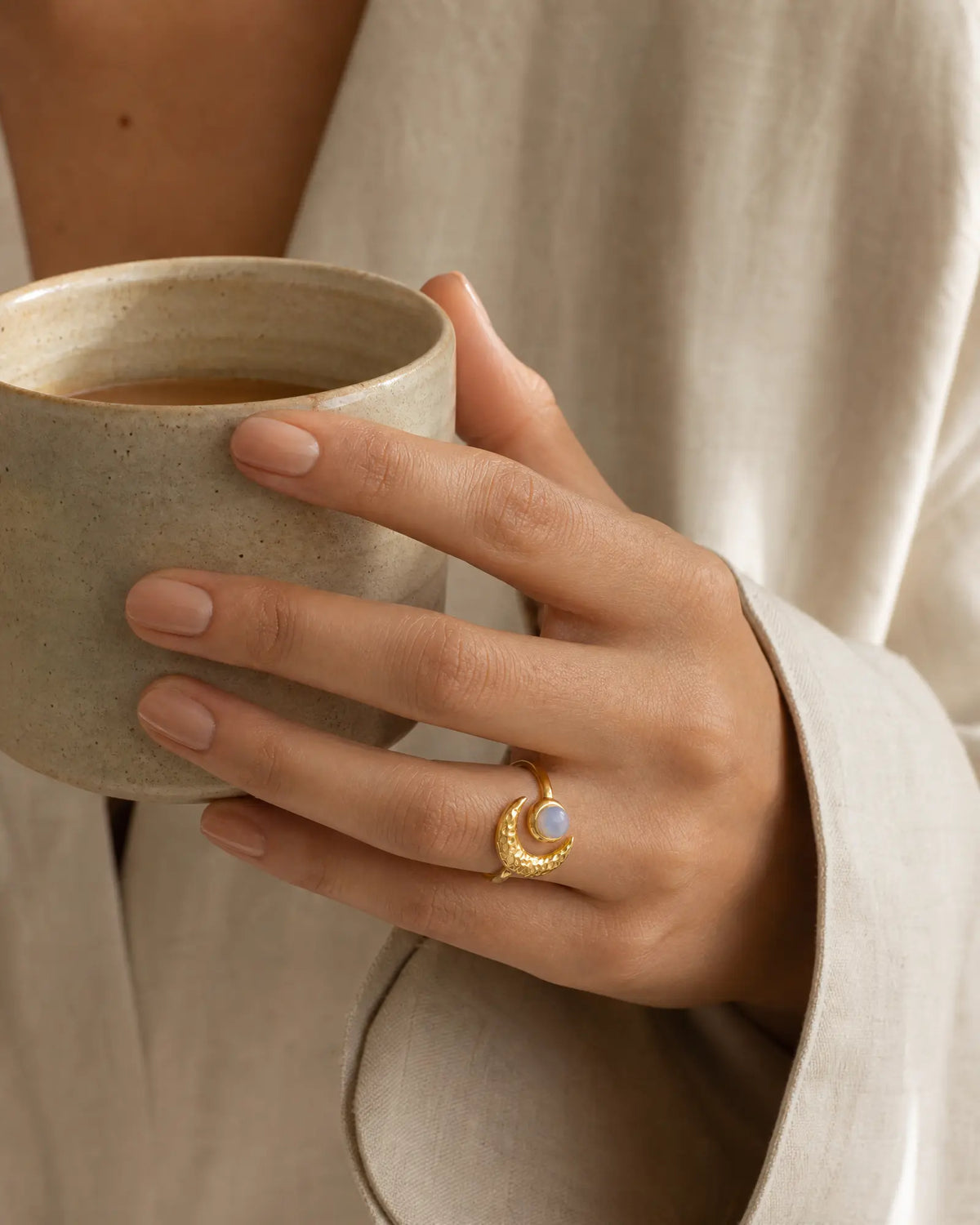 Hammered Lunar Bypass Ring | Pearl