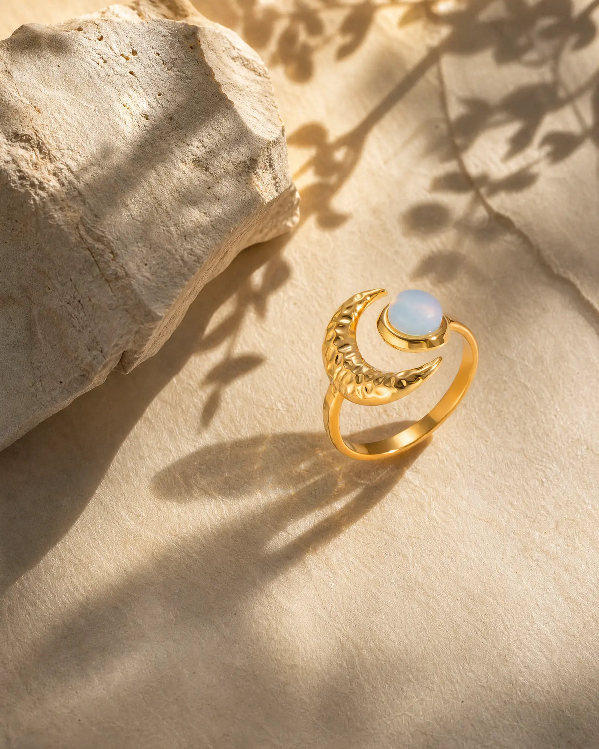 Hammered Lunar Bypass Ring | Pearl
