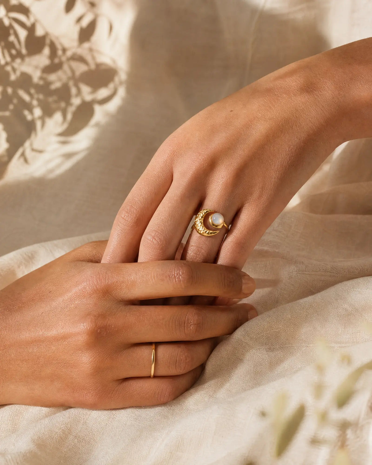 Hammered Lunar Bypass Ring | Pearl