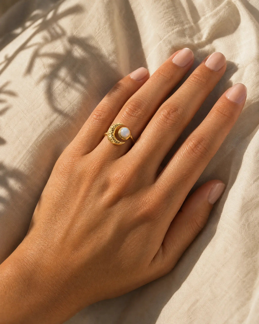 Hammered Lunar Bypass Ring | Pearl