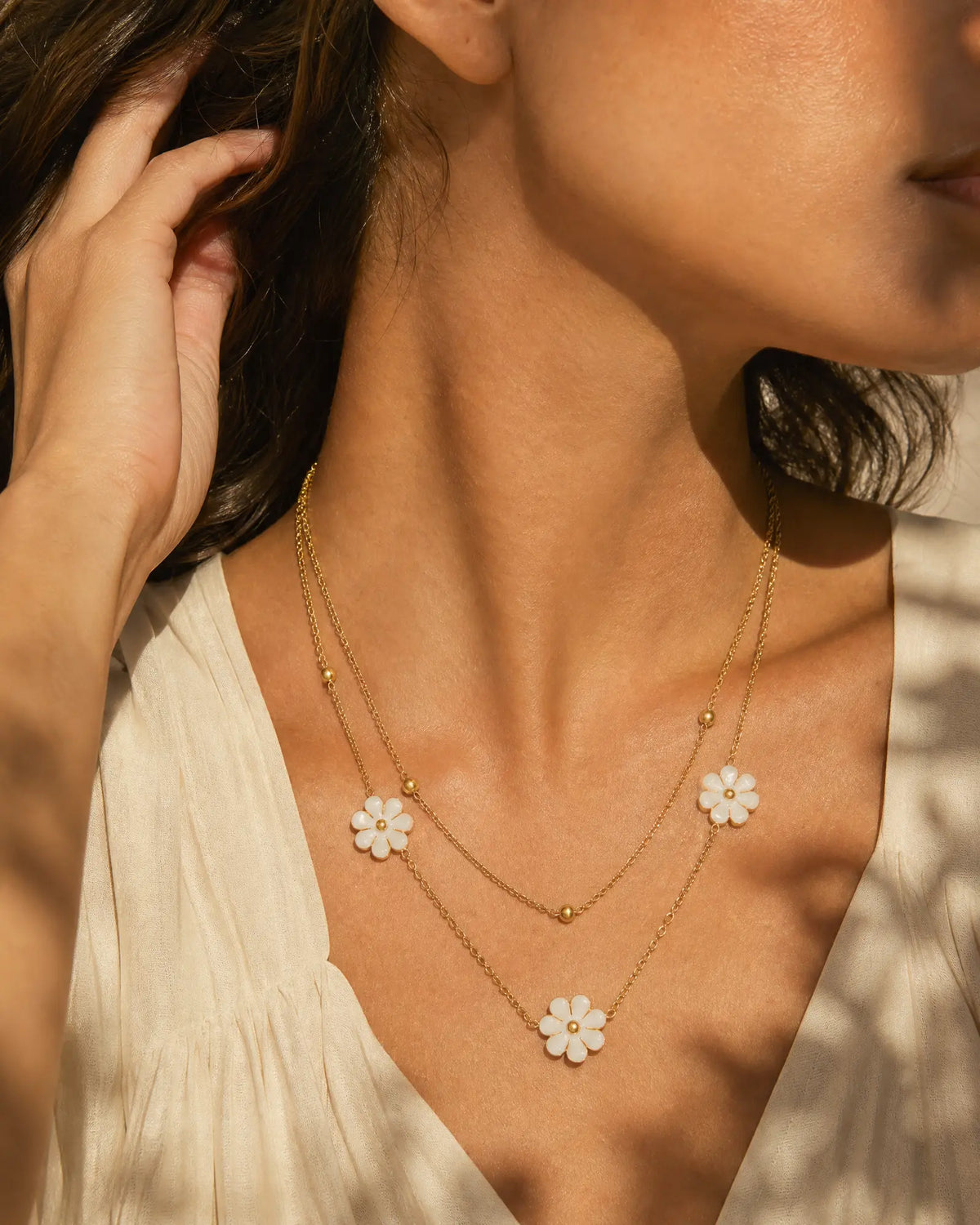 Shell Daisy Necklace
