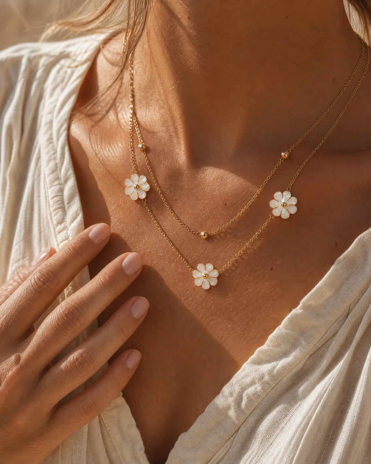 Shell Daisy Necklace