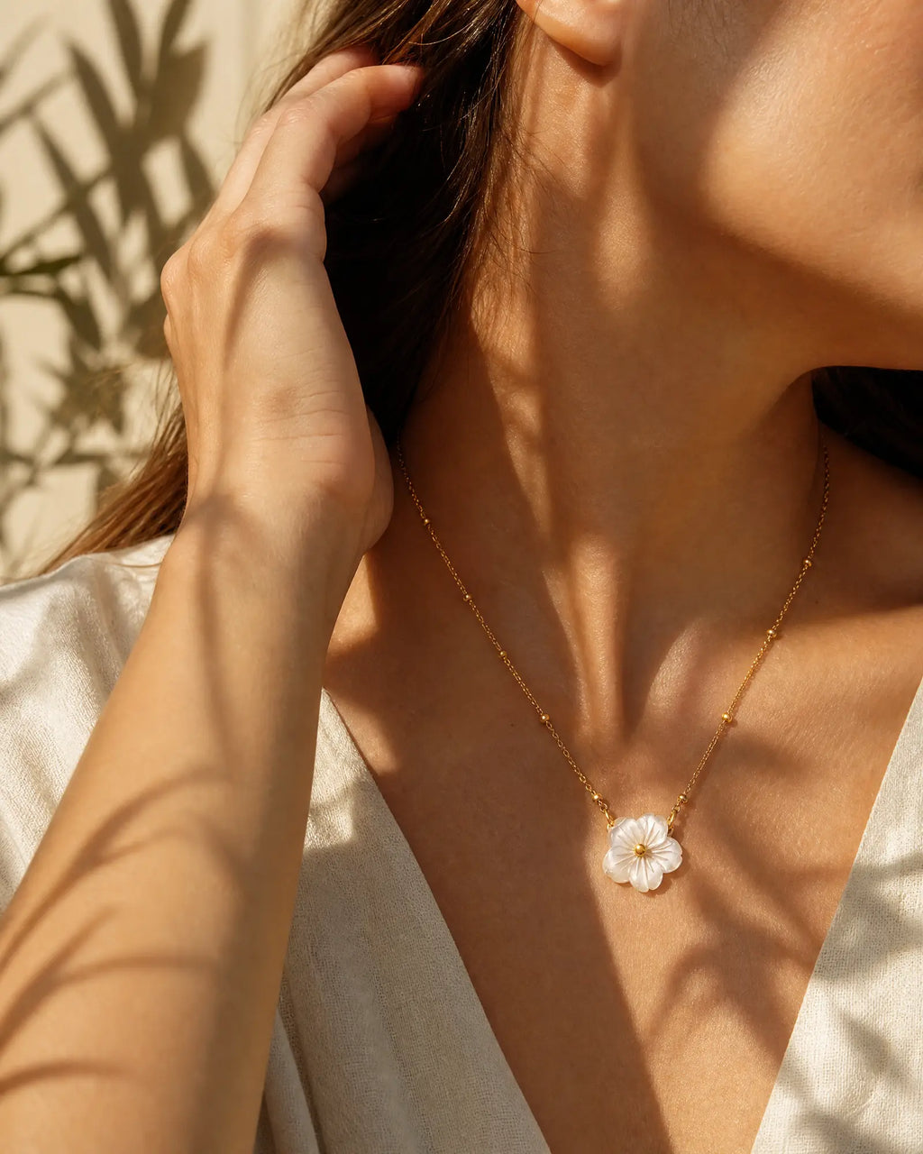 White Sea Shell Flower Clip Bead Necklace