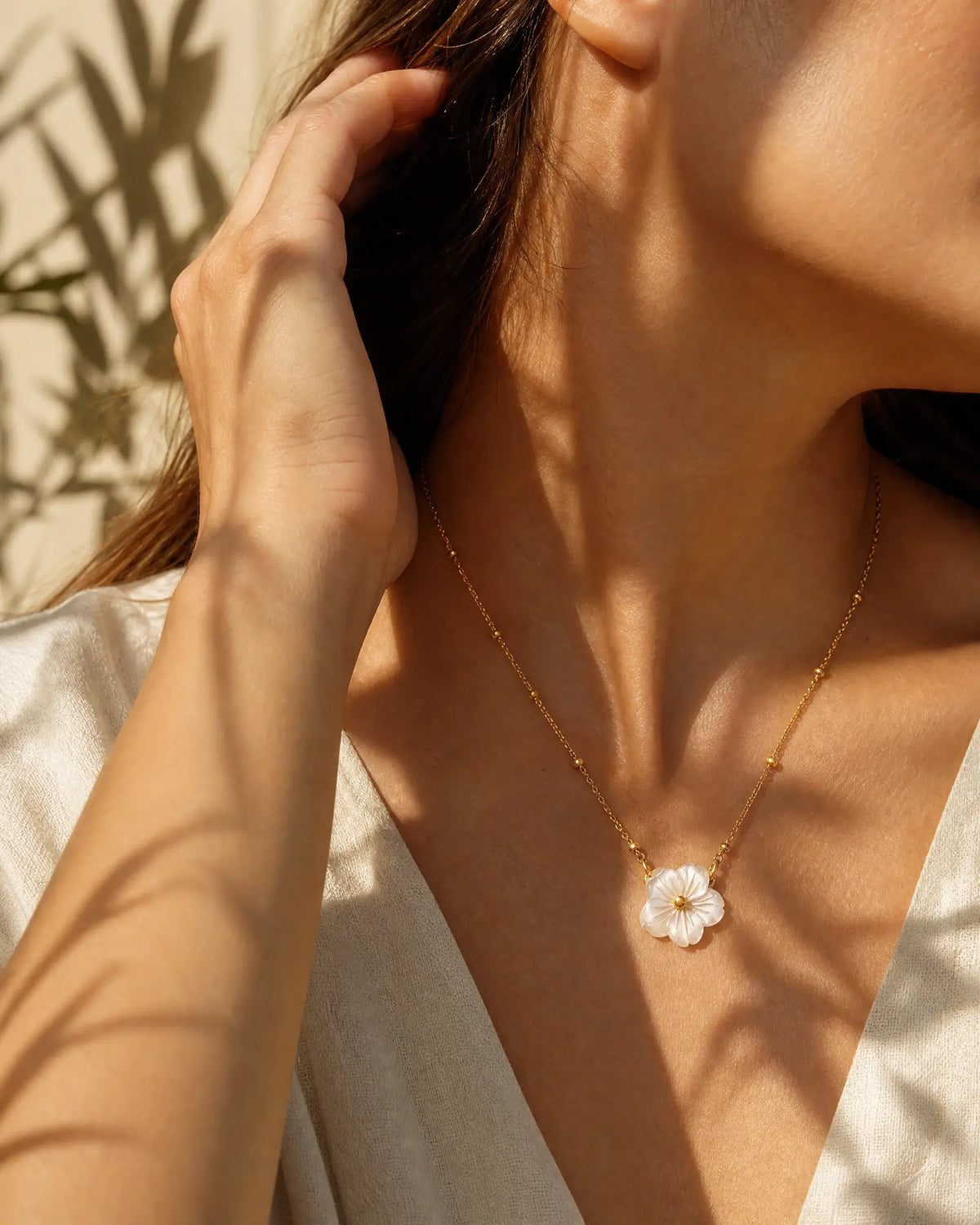 White Sea Shell Flower Clip Bead Necklace