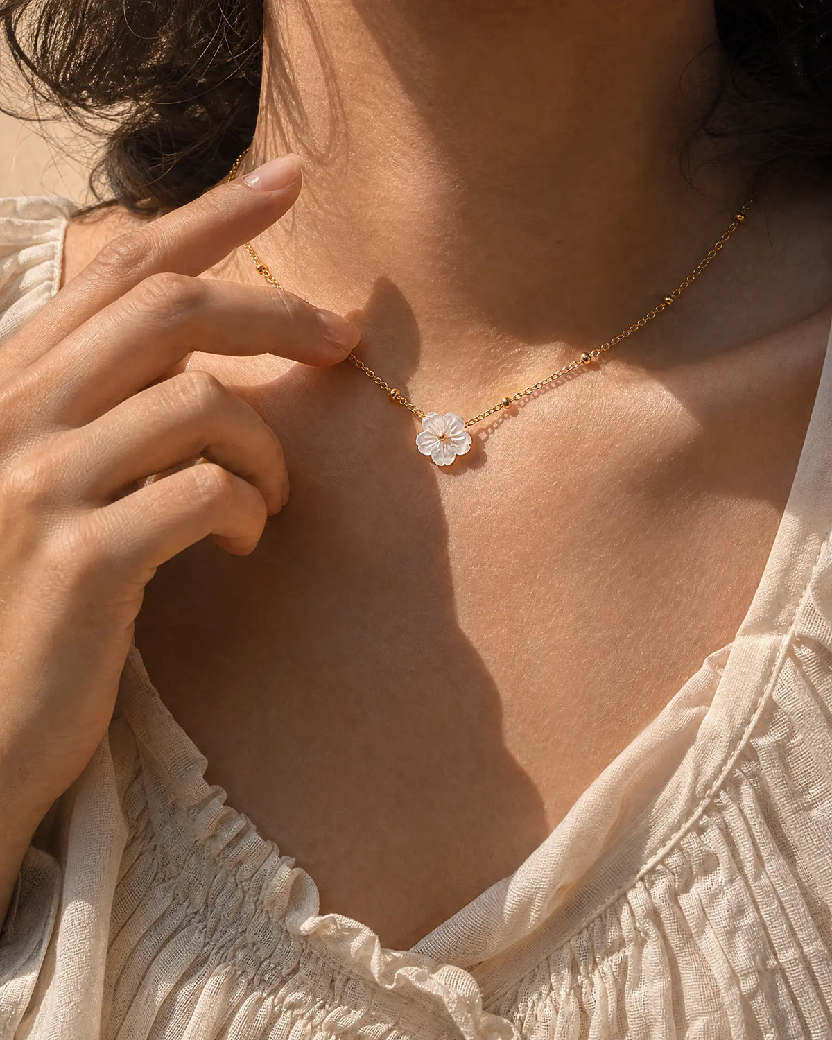 White Sea Shell Flower Clip Bead Necklace