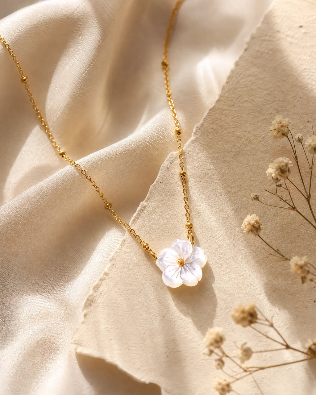 White Sea Shell Flower Clip Bead Necklace