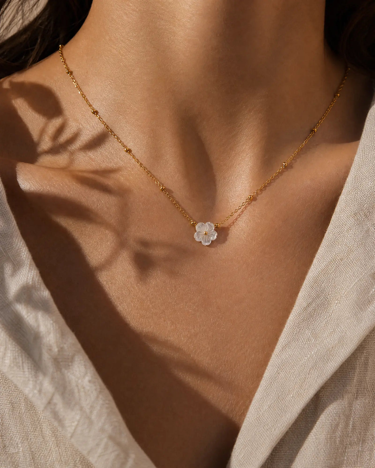 White Sea Shell Flower Clip Bead Necklace