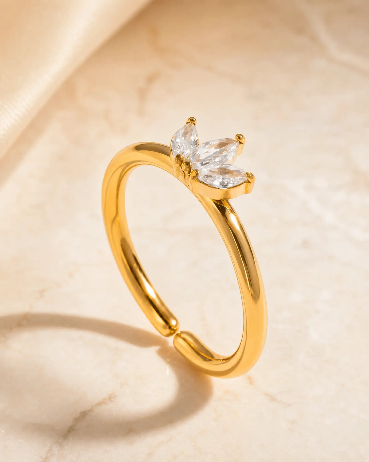 Lumi Trio Diamond-Cut Ring