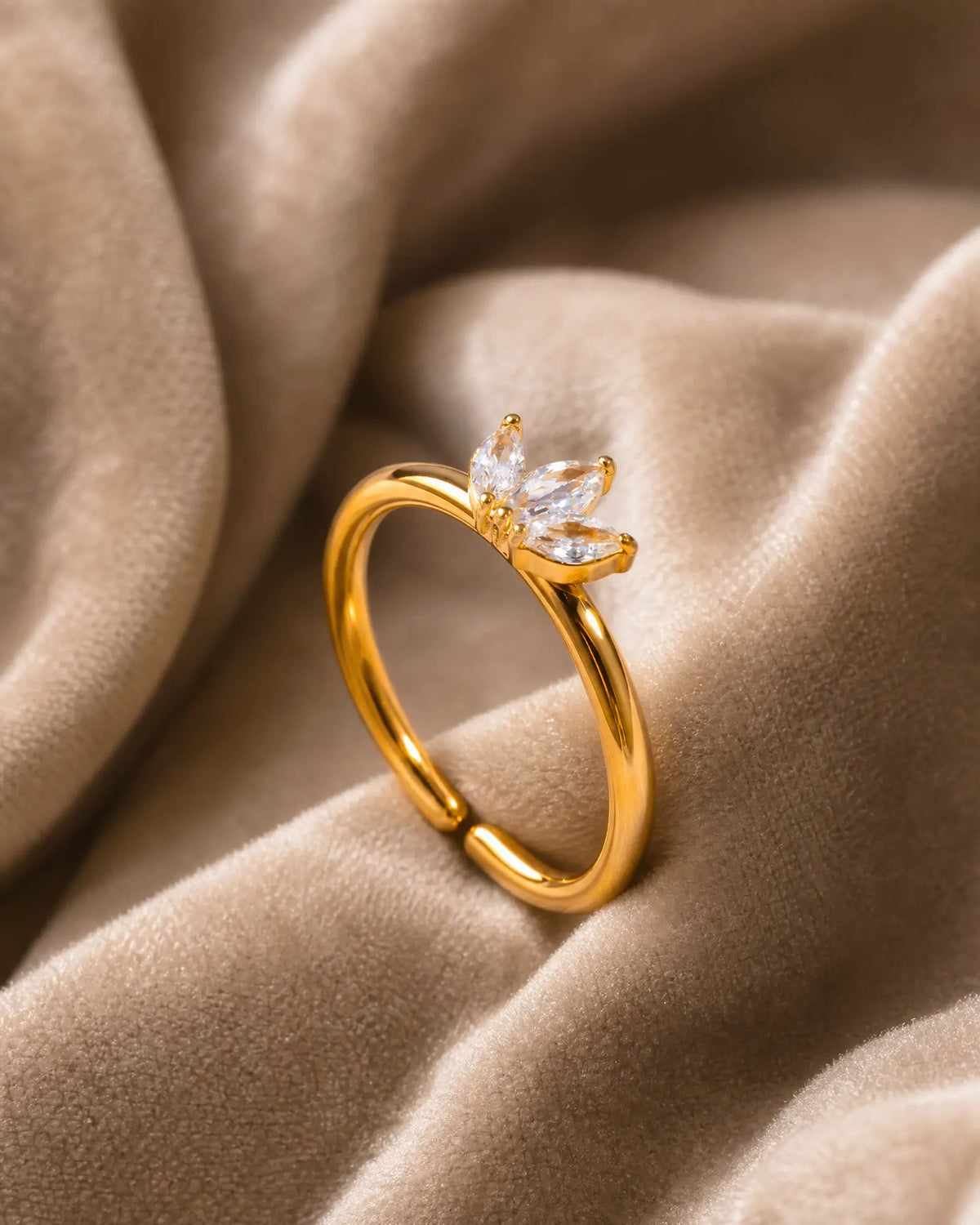 Lumi Trio Diamond-Cut Ring