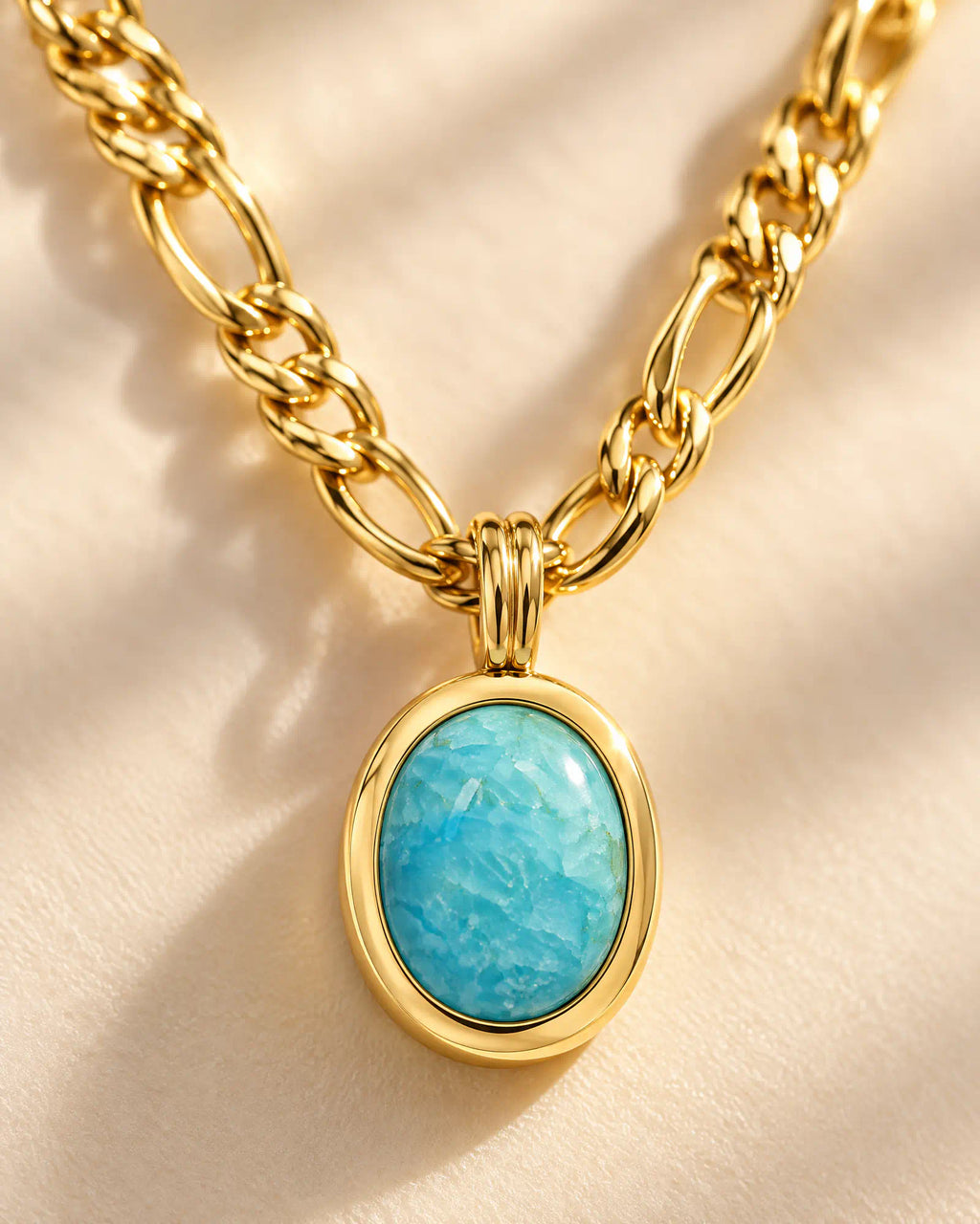 Shoreline Oval Figaro Pendant Necklace macro detail of chain and pendant