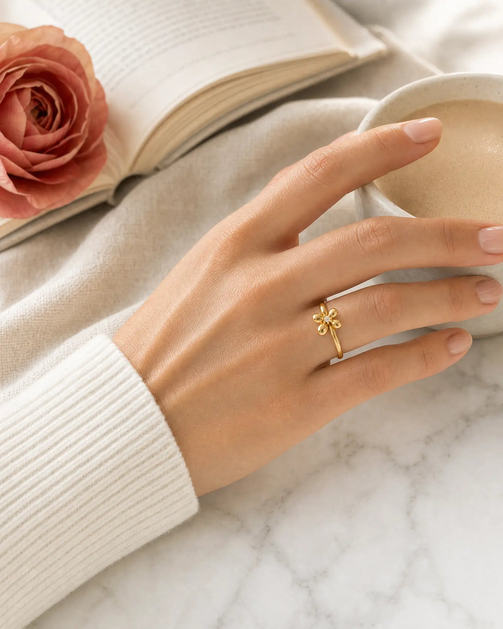 Lumi Daisy Zirconia Ring