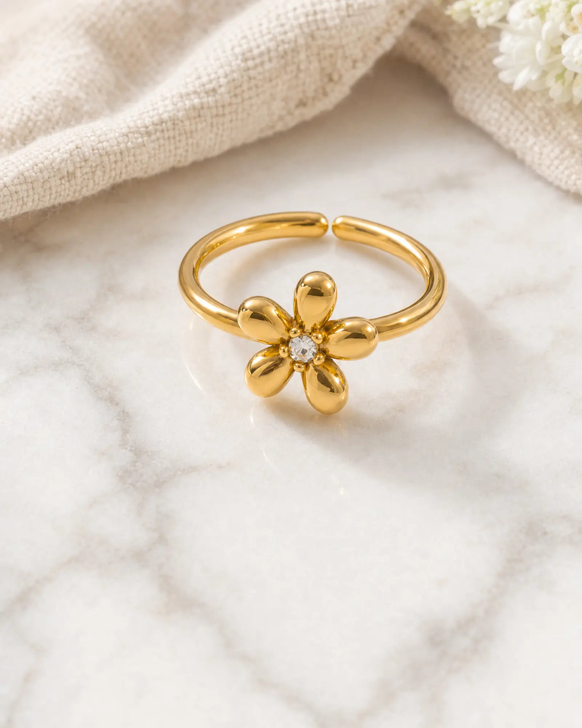 Lumi Daisy Zirconia Ring