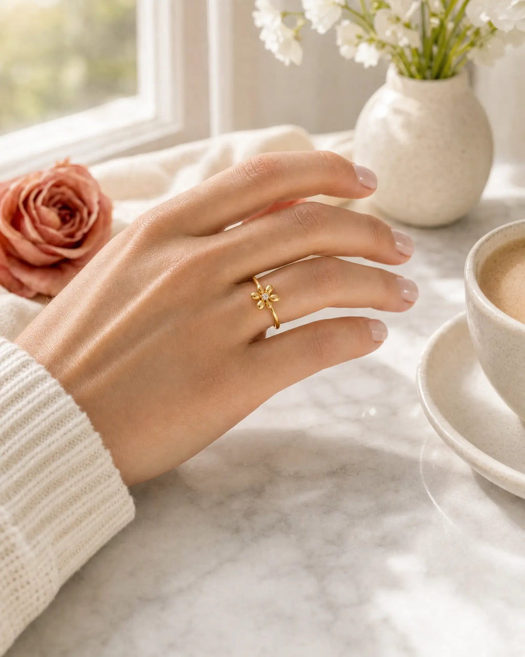 Lumi Daisy Zirconia Ring