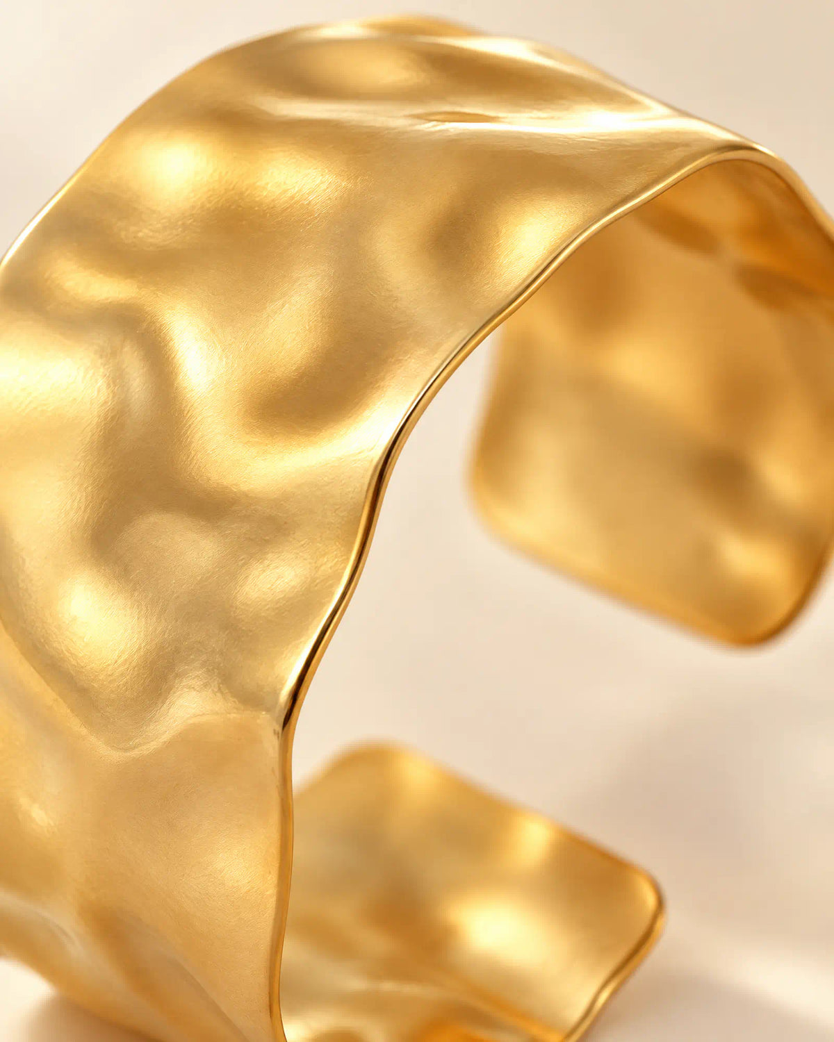 Shoreline Wave Open Cuff surface macro detail